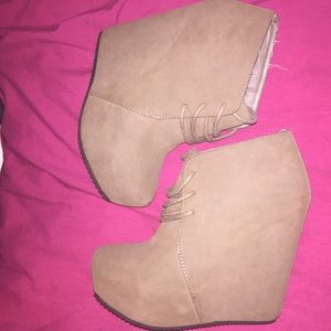 Aldo wedges