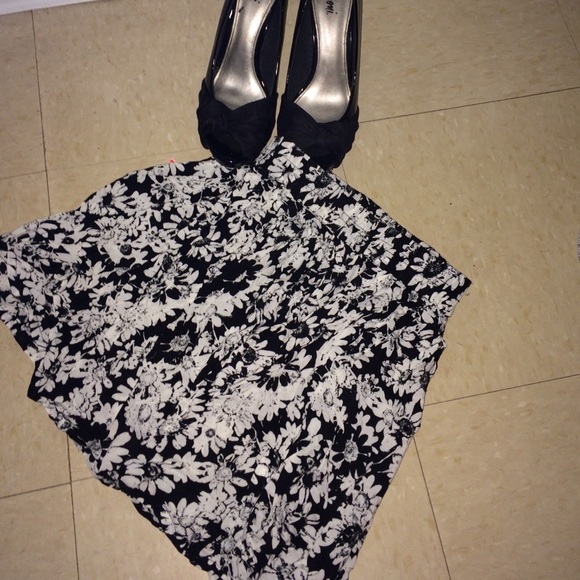 Black and white floral skirt