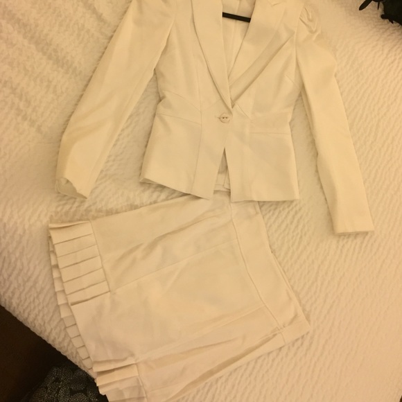 Bebe skirt