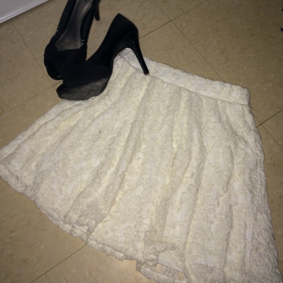 White lace skirt