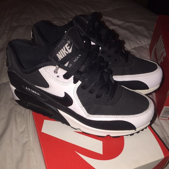 Women's Nike Air Max 90