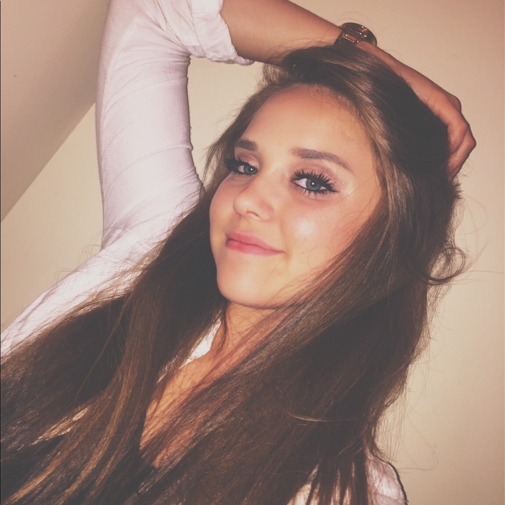 Meet your Posher, Lauren