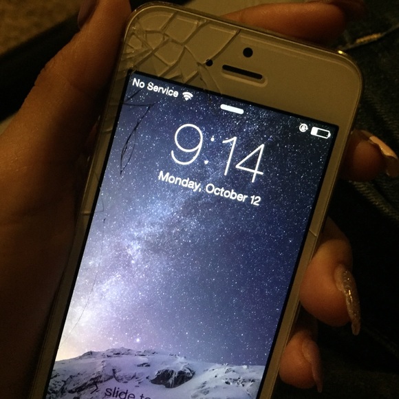 iPhone 5s - Picture 2 of 4