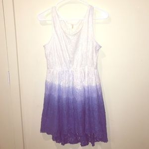 Ombré white to blue