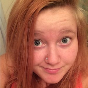 Meet your Posher, Caitlin