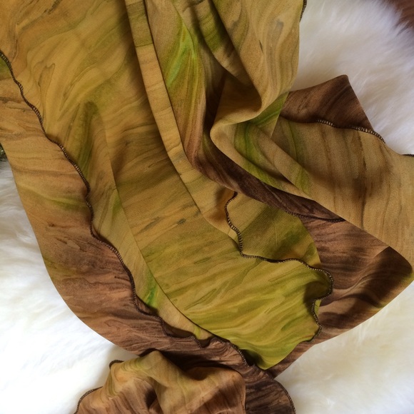 Gorgeous Scarf - Picture 3 of 8