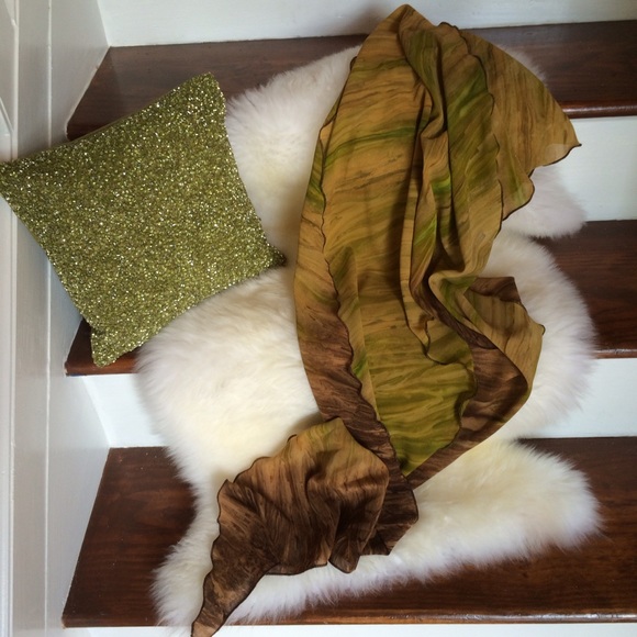 Gorgeous Scarf - Picture 7 of 8