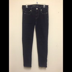 NWOT AE Dark wash skinny jeans! Size 6.