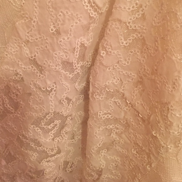 Mini-white sequined dress. - Picture 2 of 3