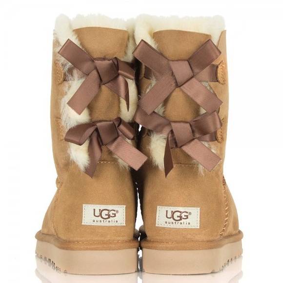 ISO UGG BAILEY BOW