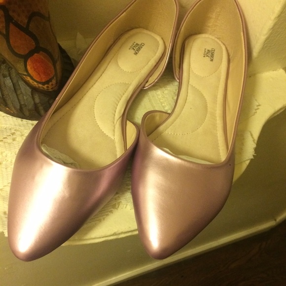 Pretty in pink flats