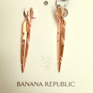 Banana Republic | rose gold feather earrings