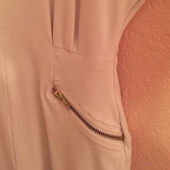 Off-white mini dress. - Picture 2 of 4