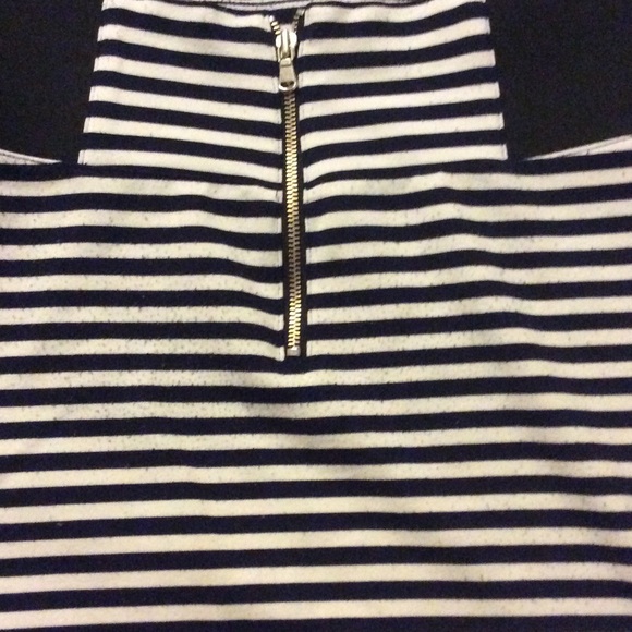 Short skirt - Picture 2 of 2