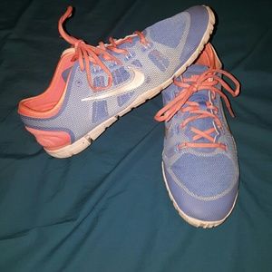 OBO? Blue & Coral NIKE TRAINING/ RUNNING SHOES