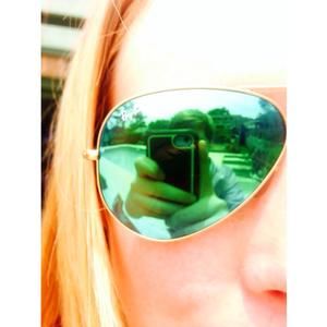 Meet your Posher, Katelyn