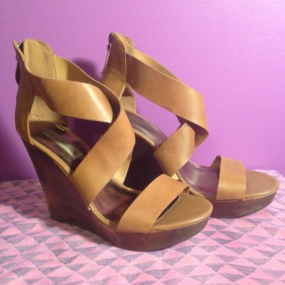 Steve Madden Riddgge Platform Wedges Strappy Tan