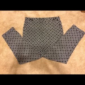 PRICE DROP! Forever 21 black & white pattern pants