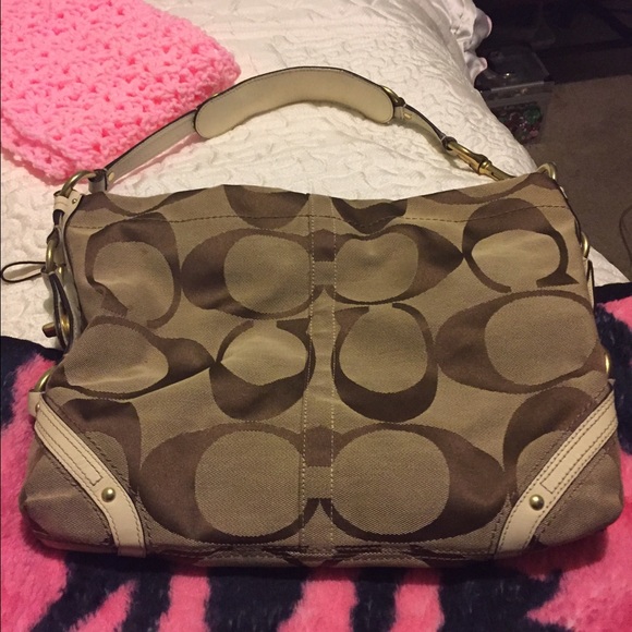 Coach. You can search the number. It's Real - Picture 3 of 4