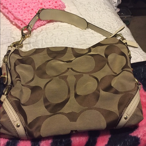 Coach. You can search the number. It's Real - Picture 4 of 4