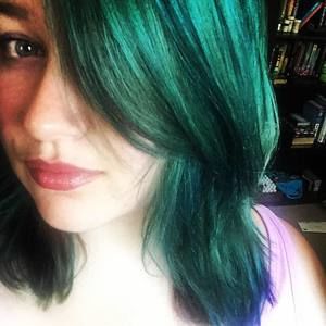 Meet your Posher, Lora