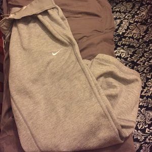 Nike Therma-Fit Capris