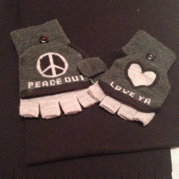 Fingerless gloves - Picture 2 of 3