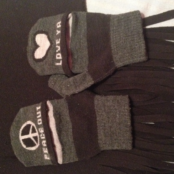 Fingerless gloves - Picture 3 of 3