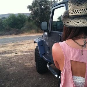 Meet your Posher, Elaina