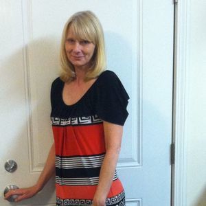 Meet your Posher, Dee dee