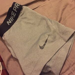 Nike Pro. Size S