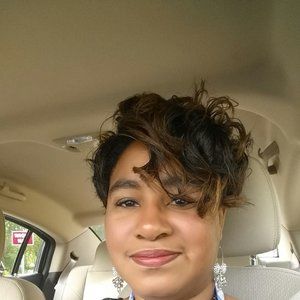 Meet your Posher, Monica