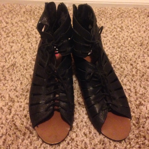 Black Lace-up wedges