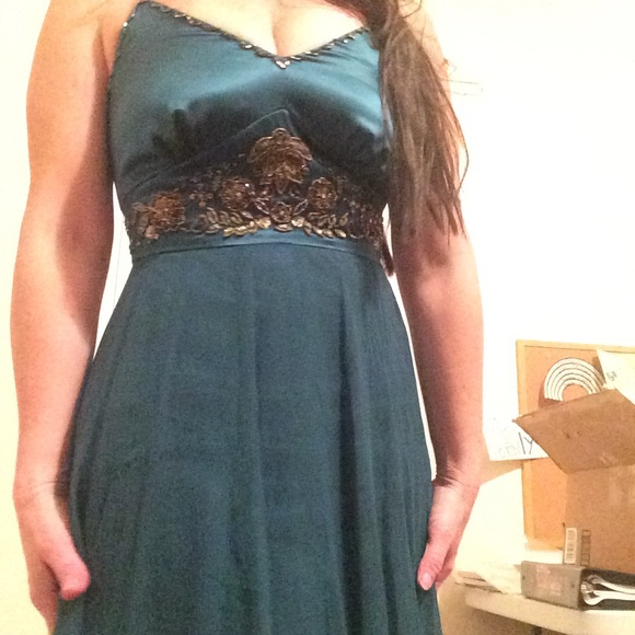 Beautiful teal/aquamarine hand sewn beading. - Picture 2 of 4