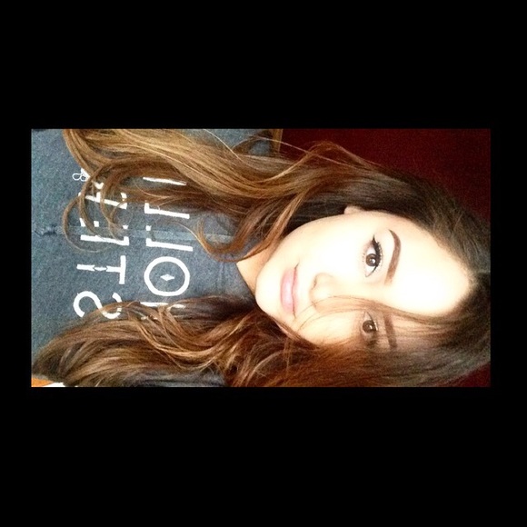 Meet your Posher, Julie - Picture 1 of 1