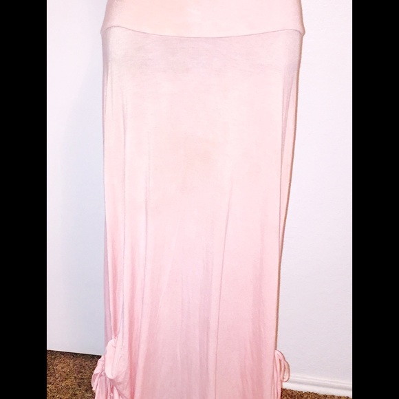 Medium Lightweight knit sweater & pink lined skirt