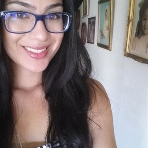 Meet your Posher, Cassandra