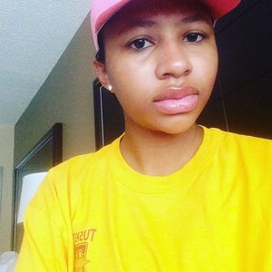 Meet your Posher, Makeda