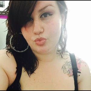 Meet your Posher, Desirae