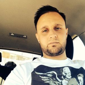 Meet your Posher, Devin