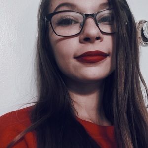 Meet your Posher, Juliana
