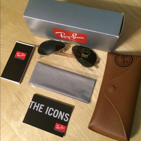 Brand new NEVER worn Ray-Ban Aviators