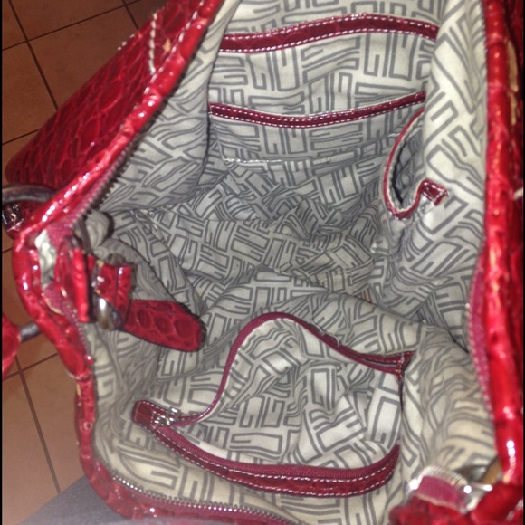 Large Guess hobo bag - Picture 3 of 4