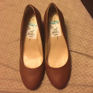 Jessica Simpson Almond Colored Wedge