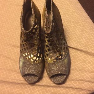 Glotter aka Glitter & Gold Bootie 😍