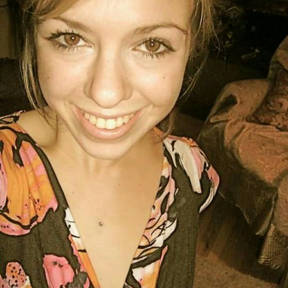 LOOKING FOR SIZE 2 PANTS IN SHORT/PETITE LENGTHS.