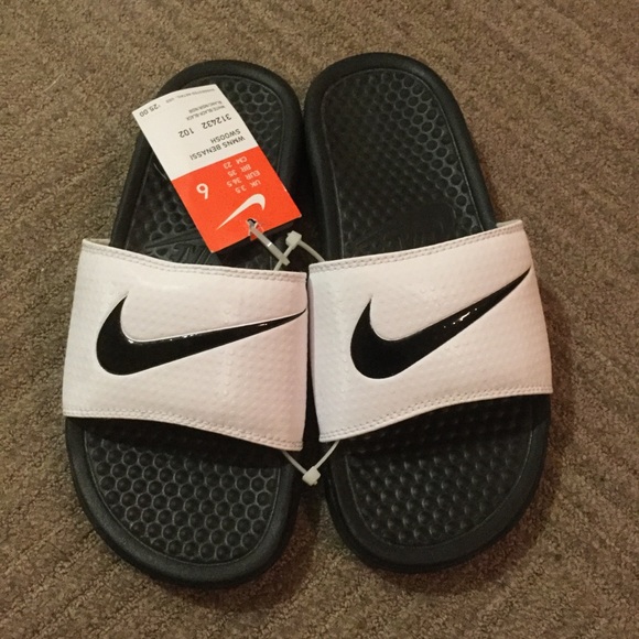 Nike benassi