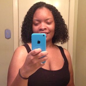 Meet your Posher, Desi