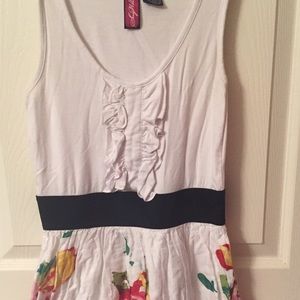 Like new flirty floral dress.