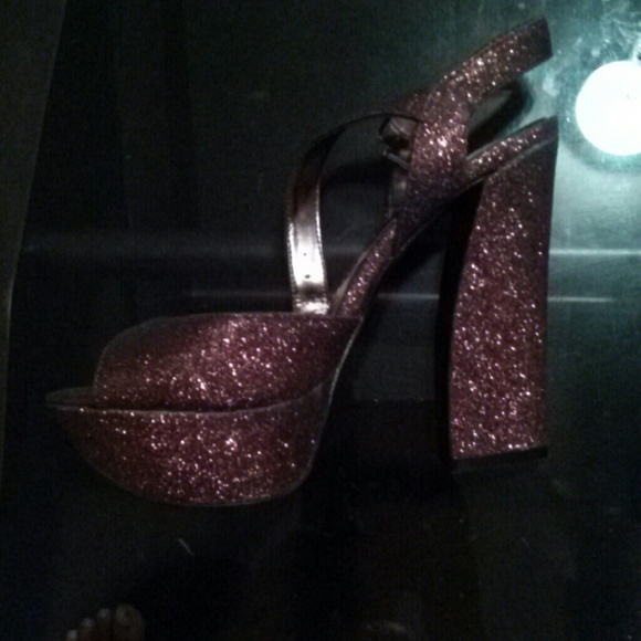 Shoes - Picture 2 of 2
